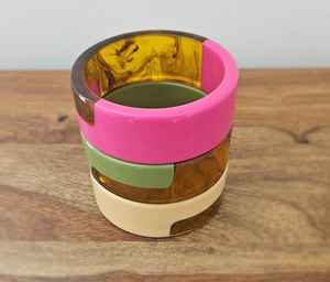 Brazaletes de resina facetados personalizados modernos etéreos de MS Handicraft - Product Image 1