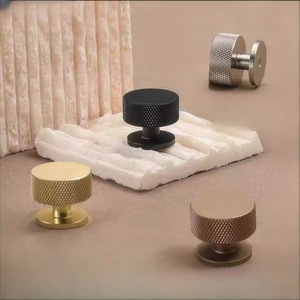 Kenop Bulat Modern dari Kuningan dengan Desain Knurled untuk Furnitur, Kamar Mandi, Lemari, Kabinet, Pintu, dan Laci - Product Image 6