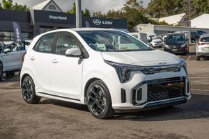 Kia Picanto GT Line 2026 con Volante a la Derecha, Neumáticos R17, Emisión Euro VI - Product Image 3