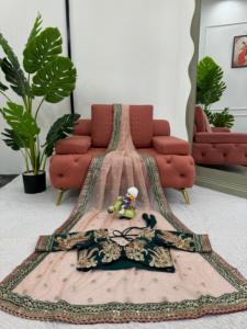 Filet sergé artisanal Saree Banarasi inspiré séquence travail pur Mon Banglori chemisier en soie fabriqué à la main de luxe - Product Image 2