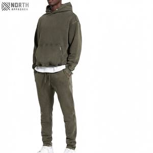 Fabricant de vêtements personnalisé Streetwear ensemble de survêtements pour hommes votre propre logo et design coupe ajustée ensemble de survêtements pour hommes de luxe - Product Image 3