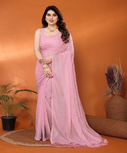 Sari in seta con elegante lavoro di patu e camicetta già pronta per matrimonio e fantasia da festa
