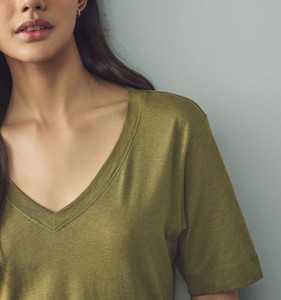 Nouvelle mode demi-manches femmes T-Shirt dernière conception confortable coupe ample col en V vêtements d'été utilisation en plein air couleur vert olive - Product Image 4