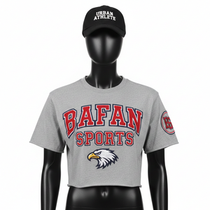 Crop top femme en jersey de coton et polyester premium, gris, coupe athlétique, logo brodé appliqué. - Product Image 1