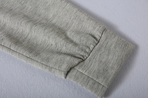 Ensemble de sweat à capuche court d'hiver Urban 2025 pour femmes Impression numérique brodée et teinte en plaine avec logo personnalisé OEM - Product Image 4