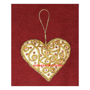 งานปักสีทองซารีและลูกปัดงานออกแบบรูปหัวใจที่เป็นเอกลักษณ์ของประดับสำหรับบ้านและต้นคริสต์มาส - Product Image 1
