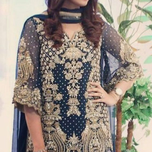 NEWLY---ELEGANT broderie lourde sur KURTA avec robe pantalon embellissant l'élégante perles de verre de cristal, DABKA travail pour les tenues de fête @ 2022 - Product Image 1