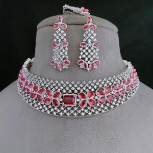 Superbe tour de cou en zircon scintillant de luxe de qualité supérieure avec boucles d'oreilles pour les femmes et les filles. - Product Image 2