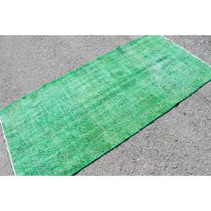 Tapis turc à accents traditionnels, 3,2x6,6 pieds, tapis vintage, tapis en laine unie verte - Product Image 2