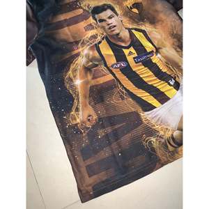 Camiseta VTG HAWKS Ronaldo 100% Poliéster con Lavado Ácido, Diseño Vintage, Tejido Ligero, Sublimación y Serigrafía - Product Image 2