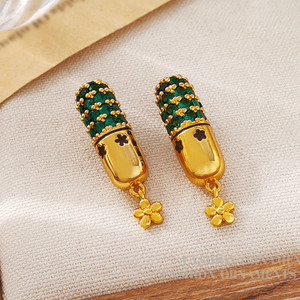 Orecchini Pendenti di Lusso in Vetro Verde per Donne, Gioielli di Classe Elegante - Product Image 2