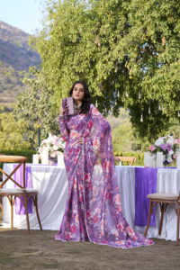 Saree élégant imprimé en tissu marbré sans poids avec bordure en dentelle perlée et chemisier coordonné pour les femmes B2B Bulk Supply - Product Image 5