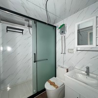 Maison conteneur préfabriquée moderne de 20 pieds avec extension coulissante, salle de bain intégrée, idéale pour l'extérieur