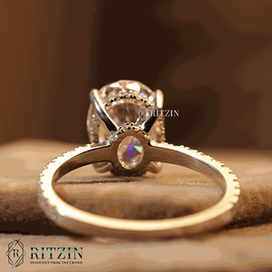 Anillo de compromiso estilo halo oculto diamante corte ovalado para mujer - Product Image 2