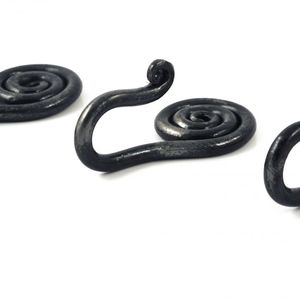 Crochet mural mural en fonte de style ferme avec finition rustique pour l'organisation du vestiaire et de la chambre à coucher - Product Image 6