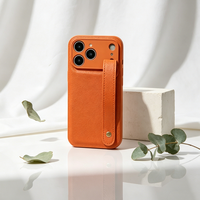 Étui de téléphone de luxe en cuir véritable du fabricant avec sangle de maintien, logo métallique en relief, design paysage naturel pour 17 Pro Max