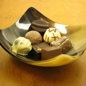 Hermoso Tazón para Servir Ensaladas de Cuerno Brillante con Revestimiento Protector Brillante para Exhibición Artística y Decoración del Hogar de Lujo al Precio Más Bajo - Product Image 1