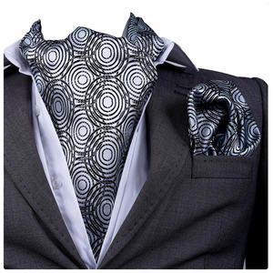 Ensemble de foulards Ascot de créateur en tissu satiné formel gris et noir à motif géométrique - Product Image 1