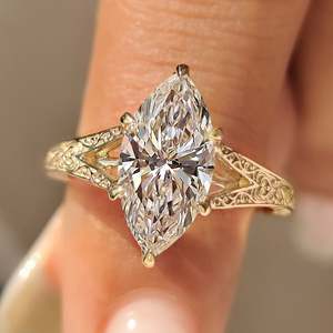 แหวนเพชรทรงมาร์คีส์วินเทจพร้อมรายละเอียดลวดลายอันประณีต - Product Image 1