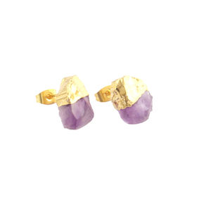 Boucles d'oreilles clous minimalistes en or 18 carats plaqué or, améthyste brute naturelle, pierre de naissance de février, bijoux tendance pour femmes - Product Image 4