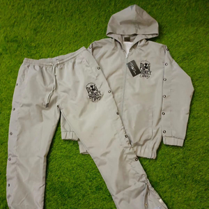 P $ U Money Club Greek Sorority Windbreaker Chándal Ligero y elegante Conjunto para Sisterhood, Streetwear y Campus Looks - Product Image 1