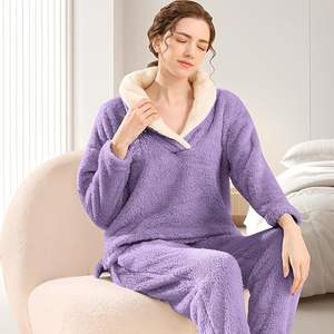 Ensembles de pyjamas en satin pour femmes et sweats à capuche personnalisés en polaire pour hommes, 80 % coton 20 % polyester, designs personnalisés, MOQ 20 - Product Image 2
