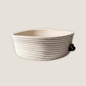 Cama Ecológica Hecha a Mano para Mascotas, Moderna, Tamaño XL y Mediano, Tipo Cueva de Cuero Sólido con Patrón Animal, Desmontable para que el Gato Duera - Product Image 2