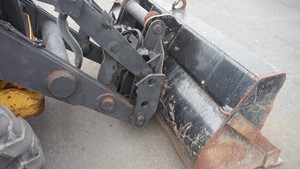 รถตักดิน420E ตีนตะขาบรถแบคโฮ4X4 420E แมวมือสอง - Product Image 5