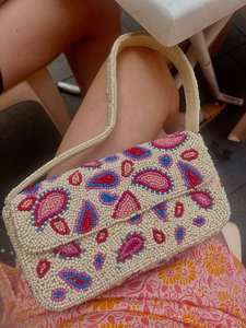 Sac bandoulière fait main en perles avec sangle réglable - Product Image 6