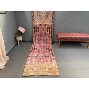 Tapis vintage 2,7 x 11,4 pieds, tapis turc, tapis à carreaux roses - Product Image 1