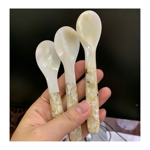 Cuillère à coquillages et cuillère en nacre unique de 99 Gold Data Vietnam pour une salle à manger et un style de table raffinés - Product Image 5