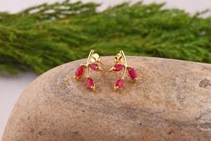 Benzersiz tasarımcı altın kaplama katı 925 ayar gümüş küpe el yapımı doğal taş pembe yakut saplama düğün ve hediyeler için - Product Image 2