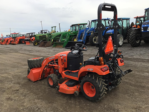 Vente flash : Tracteur agricole compact 4x4 Kubota BX1880114 |   Tracteur de jardin diesel Kubota BX1880 4x4 compact - Product Image 4