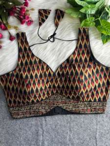 Beau design Bollywood Chemisier imprimé en coton Ajrakh le plus tendance à la mode au tarif de gros - Product Image 3