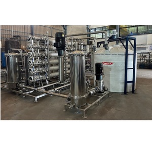Machine de remplissage et de bouchage de bouteilles entièrement automatique et robuste pour les lignes de production d'eau, de jus, de lait et de boissons gazeuses, disponible à la vente - Product Image 5