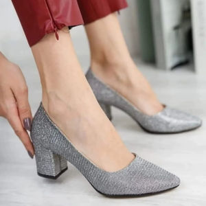 Zapatos de Mujer con Purpurina Plateada, Tacón Grueso y Corto de 5 cm, Color Sherry, Tallas 40-43, Hechos en Turquía - Product Image 1