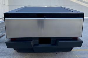 เทสล่า ไซเบอร์ทรัค ไซเบอร์บีสท์ ปี 2024 ระบบขับเคลื่อนสี่ล้อ รุ่นคูเป้ เทอร์โบ ไมล์น้อย เกียร์อัตโนมัติ พวงมาลัยซ้าย - Product Image 5