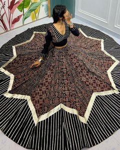 Lehenga traditionnel en pur coton à séchage rapide avec bordure en dentelle imprimée, style pakistanais, choli pour demoiselles d'honneur, tenue de mariage - Product Image 3