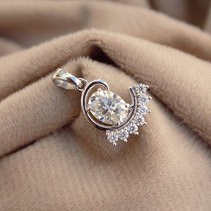 Pendentif et breloque en argent sterling de haute qualité avec moissanite taille ovale couleur VVS1 et D rond pour femme, idéal pour les occasions festives - Product Image 6