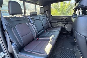 Raam 1500 Rebel X Crew Cab 4x4 2025, Gasolina, Bajo Kilometraje - Product Image 5