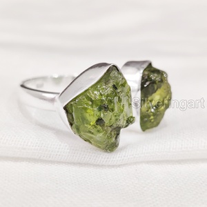 Anillo de Plata de Ley 925 con Dos Piedras de Peridoto Natural en Bruto, Joyería de Piedra Natural, Regalo de Aniversario, Piedra de Nacimiento de Agosto para Mujer - Product Image 1