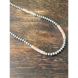 Collier fin à perles - Fabriqué par les Navajo, opale rose et argent sterling, brin de perles de 4 mm, 20 pouces - Product Image 3