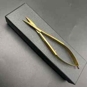 Pince à sourcils de qualité supérieure avec marque privée sourcil incliné couleur or en acier inoxydable massif avec ciseaux à ressort pour cils - Product Image 3