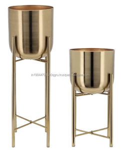 Juego de 2 macetas de interior chapadas en oro puro modernas de calidad superior de la mejor venta - Product Image 1