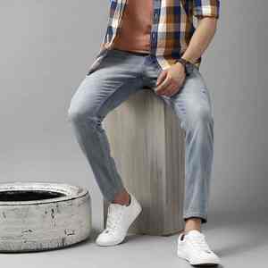 กางเกงยีนส์ทรงตรงคลาสสิก คุณภาพเชื่อถือได้ ผ้าเดนิมหนา ทนทาน ใช้งานได้ทุกวัน โครงสร้างแข็งแรง ทนทาน ใส่ได้นาน - Product Image 3