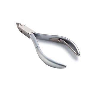 Pince à cuticules D-11 en acier inoxydable allemand, pince à ongles à joint de jonction de 4,5 pouces, pour usage en salon de manucure - Product Image 1