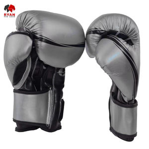 Gants de boxe en cuir de qualité supérieure Ryan Pro Gear avec logo personnalisé et fermeture à crochet pour le sport - Product Image 4