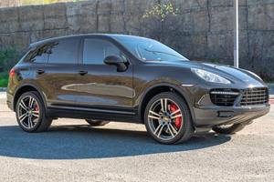 Porsche Cayenne Turbo 2011 - Product Image 3