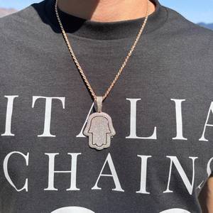 Colgante de Mano de Hamsa de Plata de Ley 925 con Incrustaciones de Diamantes de Moissanita Micro Pavé, Símbolo de Protección - Product Image 4