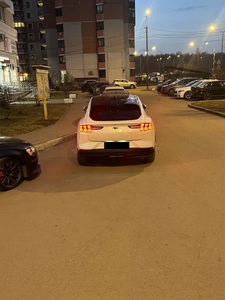 NEAT 2021, Mustang Mach-E 98 kWh I, Bajo kilometraje, Transmisión automática, Techo solar panorámico, Luces LED, Luces diurnas LED - Product Image 4